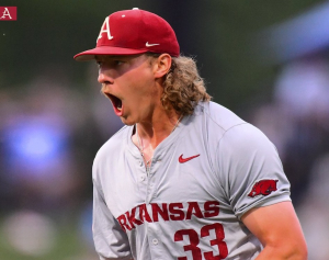 No. 2 Arkansas takes over SEC overall lead with 10-3 win at Kentucky