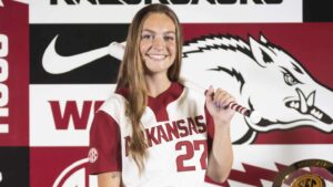 Wyckoff and Davison give Arkansas softball a pair of talented and versatile transfers