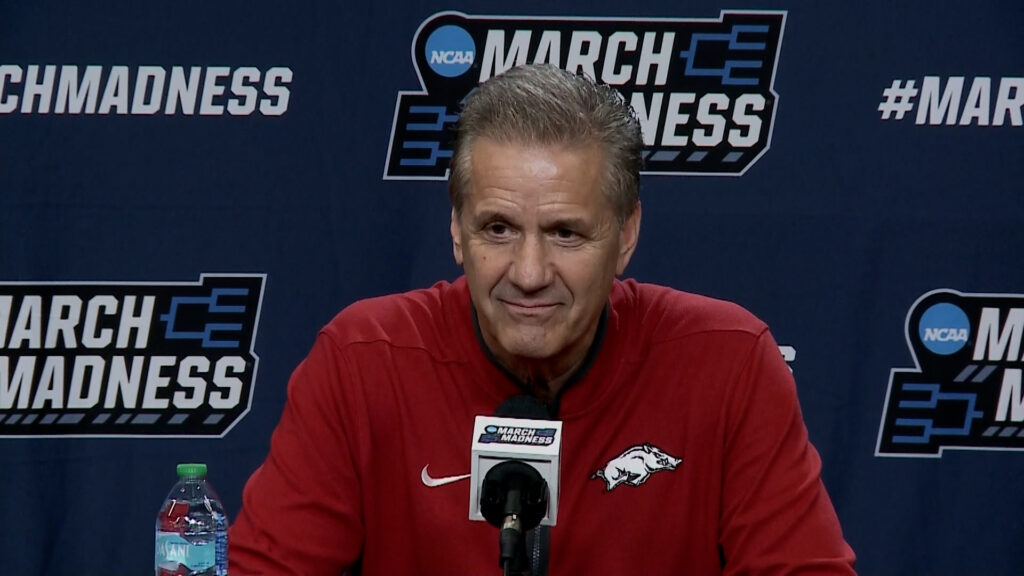 LIVE UPDATES: Hogs take on Kansas in first round of NCAA Tournament