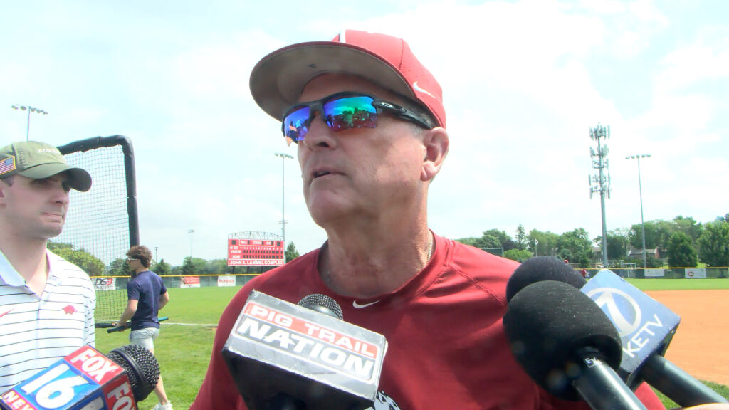 LIVE UPDATES: Hogs open Men’s College World Series against LSU