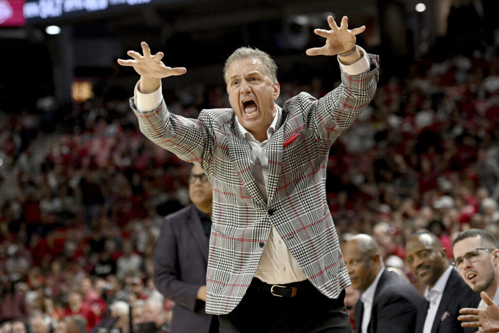 Calipari, Hoop Hogs add 2025 ESPN Top 50 prospect in 7-foot-1 Paulo Semedo