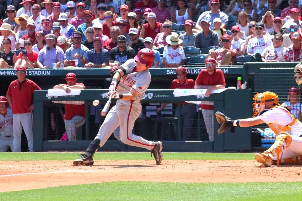 Hogs sweep Vols to win Super Regional, Omaha next