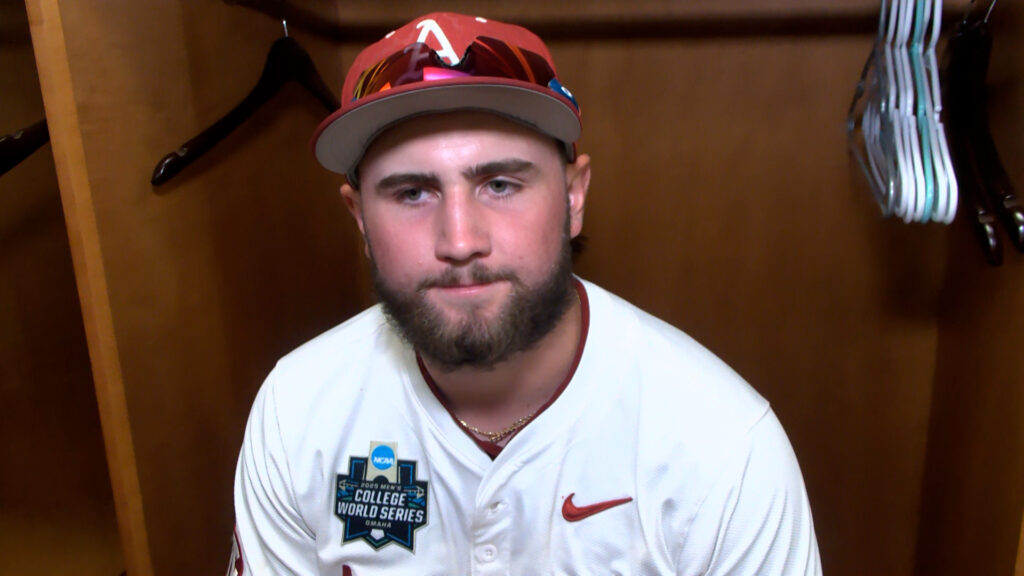 EXCLUSIVE: Arkansas players talk 4-1 loss to LSU in locker room