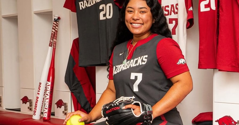 Arkansas softball  lands slugging California transfer first baseman Tianna Bell