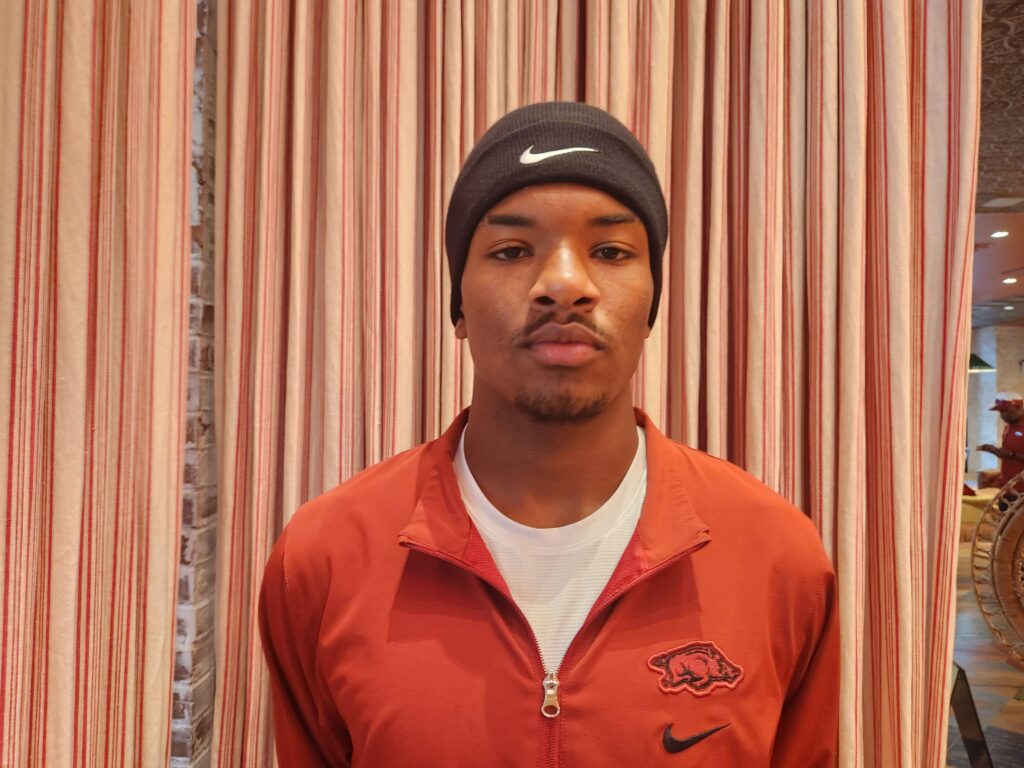 DB Isaiah Washington closing in on decision following UA visit