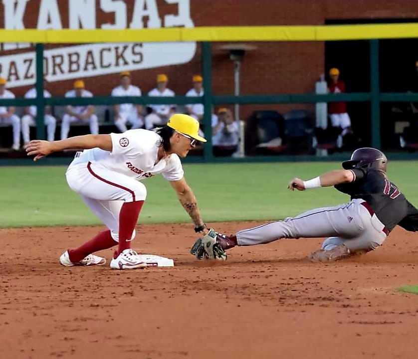 Arkansas’ Aloy named finalist for Brooks Wallace Award as nation’s top college shortstop